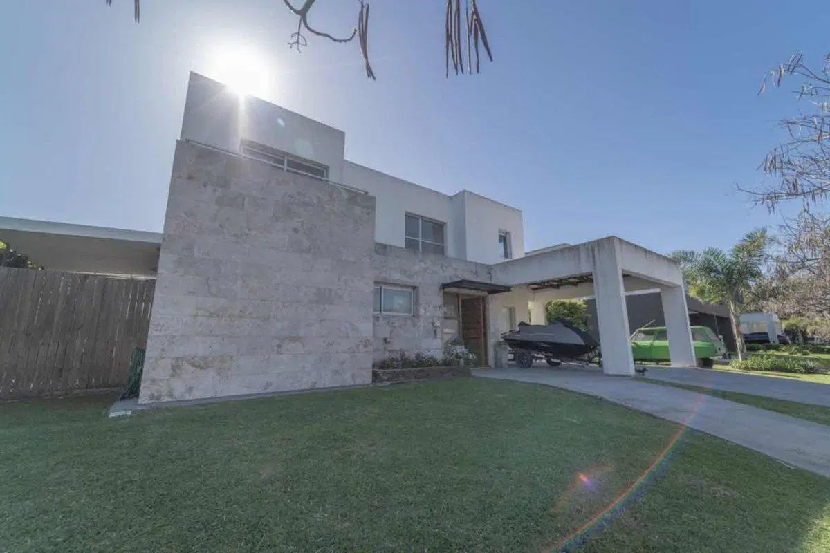VENTA Casa a la laguna en Los Alisos – Nordelta 2