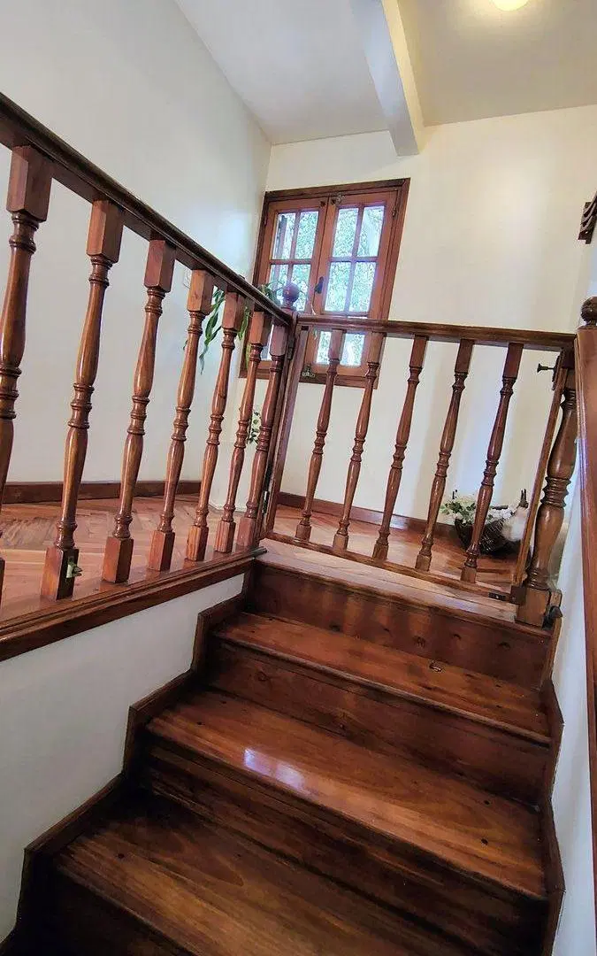 Venta 2 Casas con entrada indep Cochera Flores 4