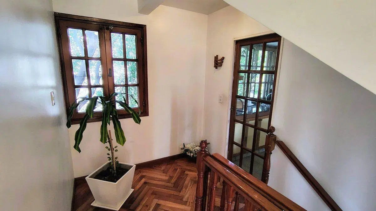 Venta 2 Casas con entrada indep Cochera Flores 3