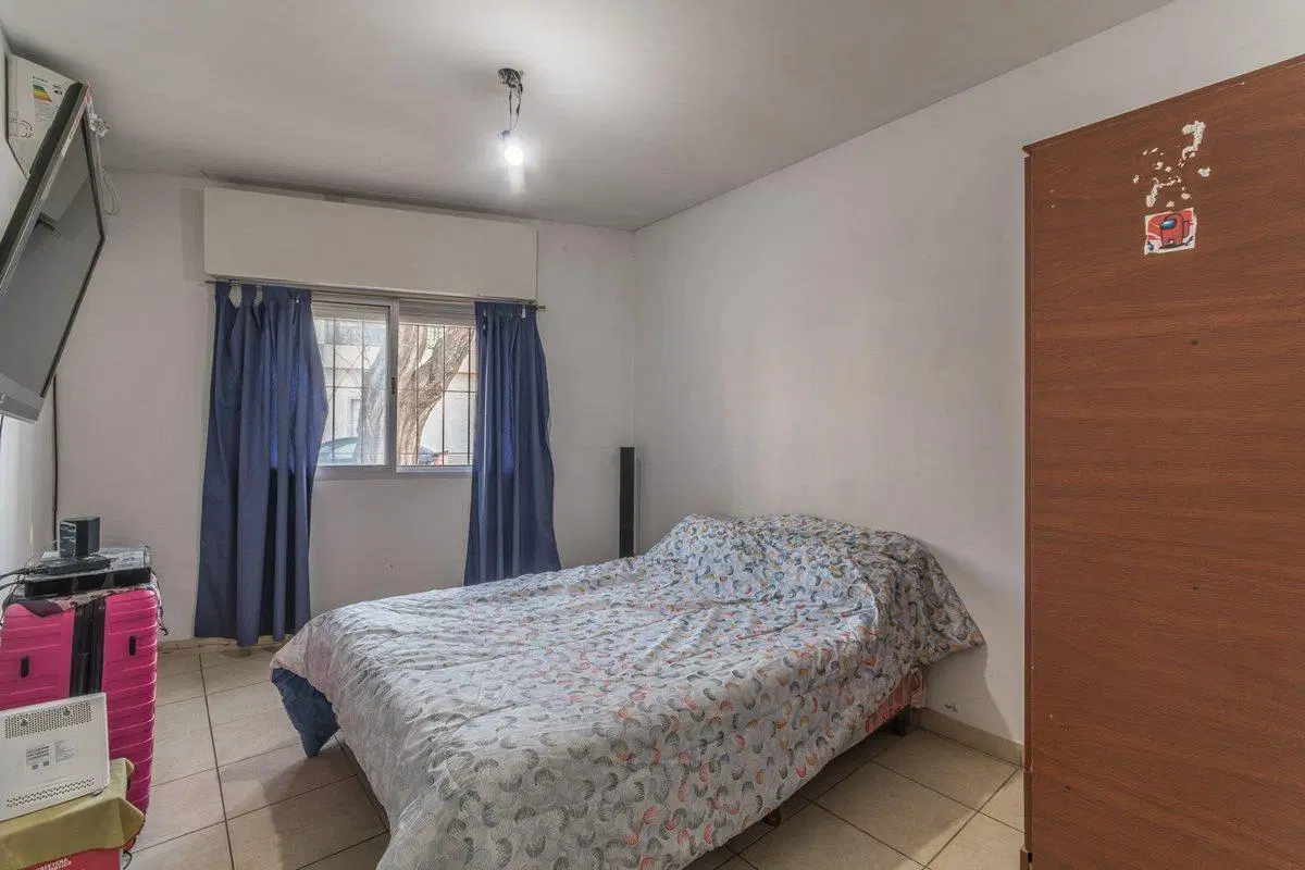 VENTA PH 3 AMBIENTES PB CON PATIO Y ENTRADA INDEP. 4