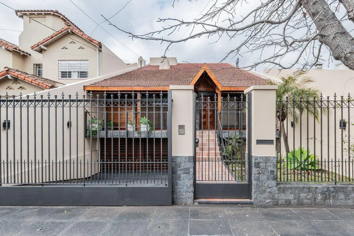 Excelente chalet 5 amb. en Barrio Güemes, Haedo 3