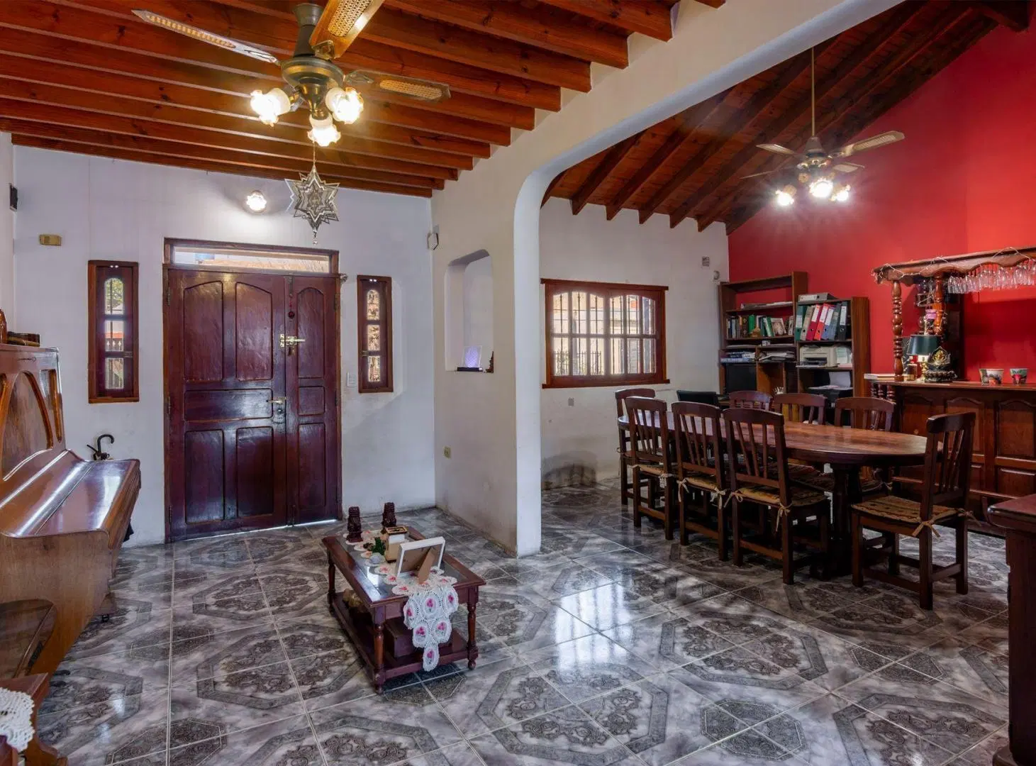 CASA 4 AMB PATIO QUINCHO Y PARRILLA V LUZURIAGA 2