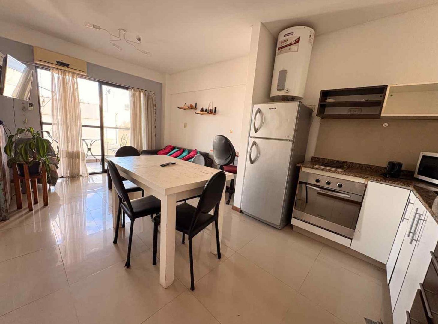 Venta dpto 1 1/2 amb Almagro
