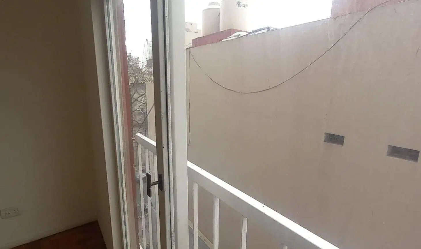 ALQUILER DEPARTAMENTO 2 AMBIENTES FLORESTA 4