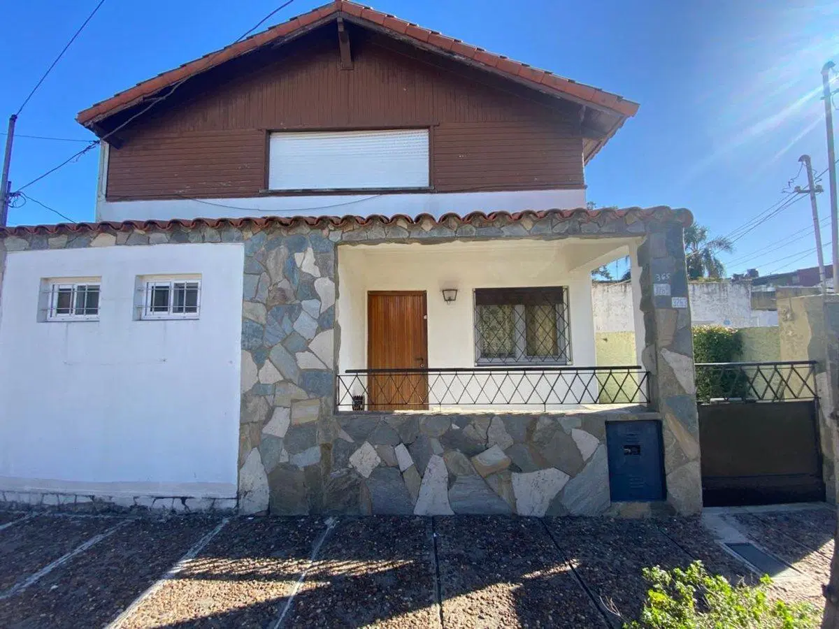 Casa ideal para 2 familias gran fondo libre 4