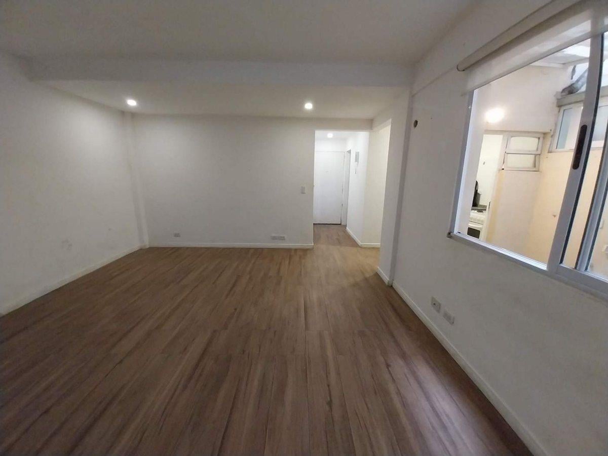 VENTA monoambiente en Parque Centenario CON PATIO