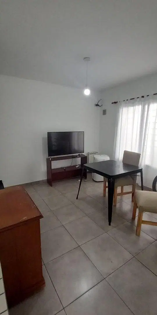 EXCELENTE DÚPLEX 3 AMB ZONA RESIDENCIAL ADROGUÉ 4