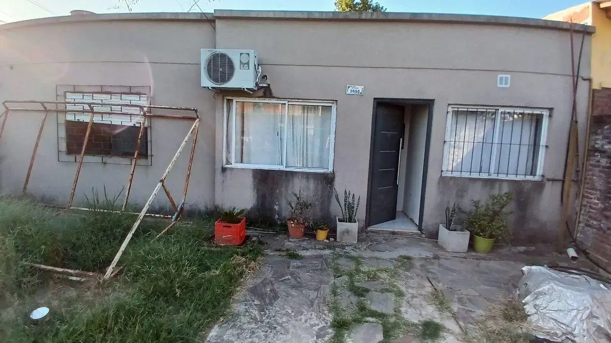 VENTA DE CASA A "RECICLAR" BENAVIDEZ 5