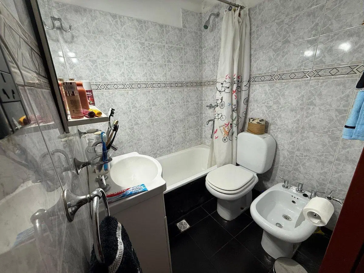 VENTA AMPLIA CASA 4 AMB. TERRAZA PARRILLA COCHERAS 3