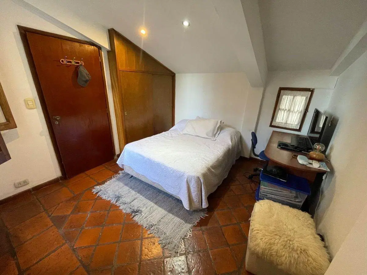 VENTA CASA 4 AMB- C/ COCHERA Y JARDIN- MORENO 5