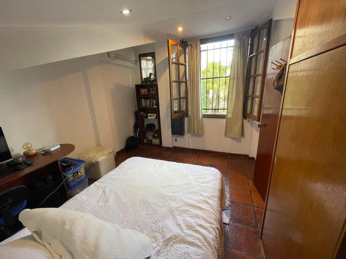 VENTA CASA 4 AMB- C/ COCHERA Y JARDIN- MORENO 3