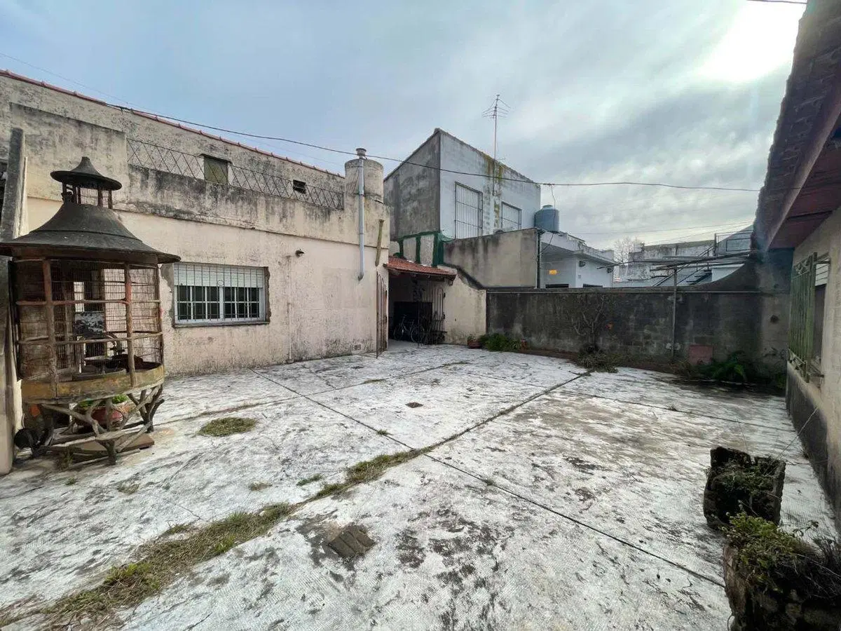 VENTA CASA 3 AMB + DEPTO 2 AMB- MONTE CHINGOLO 5
