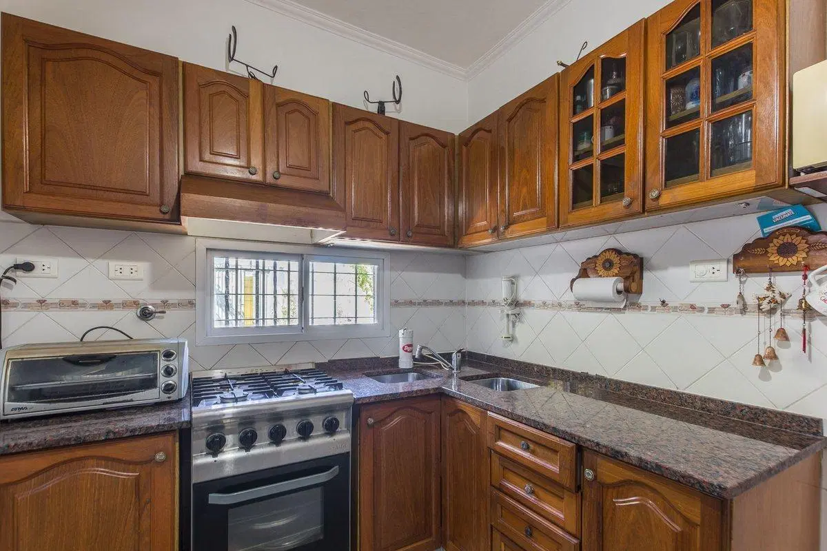 VENTA CASA 2 AMB +1  EN PALOMAR C/COCHERA Y PATIO 8