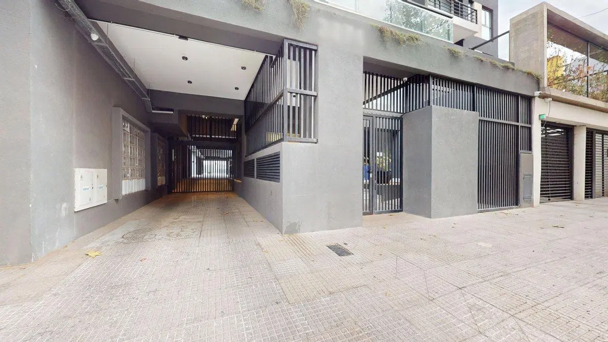 Departamento en VENTA 2 Amb CASEROS COCHERA 5