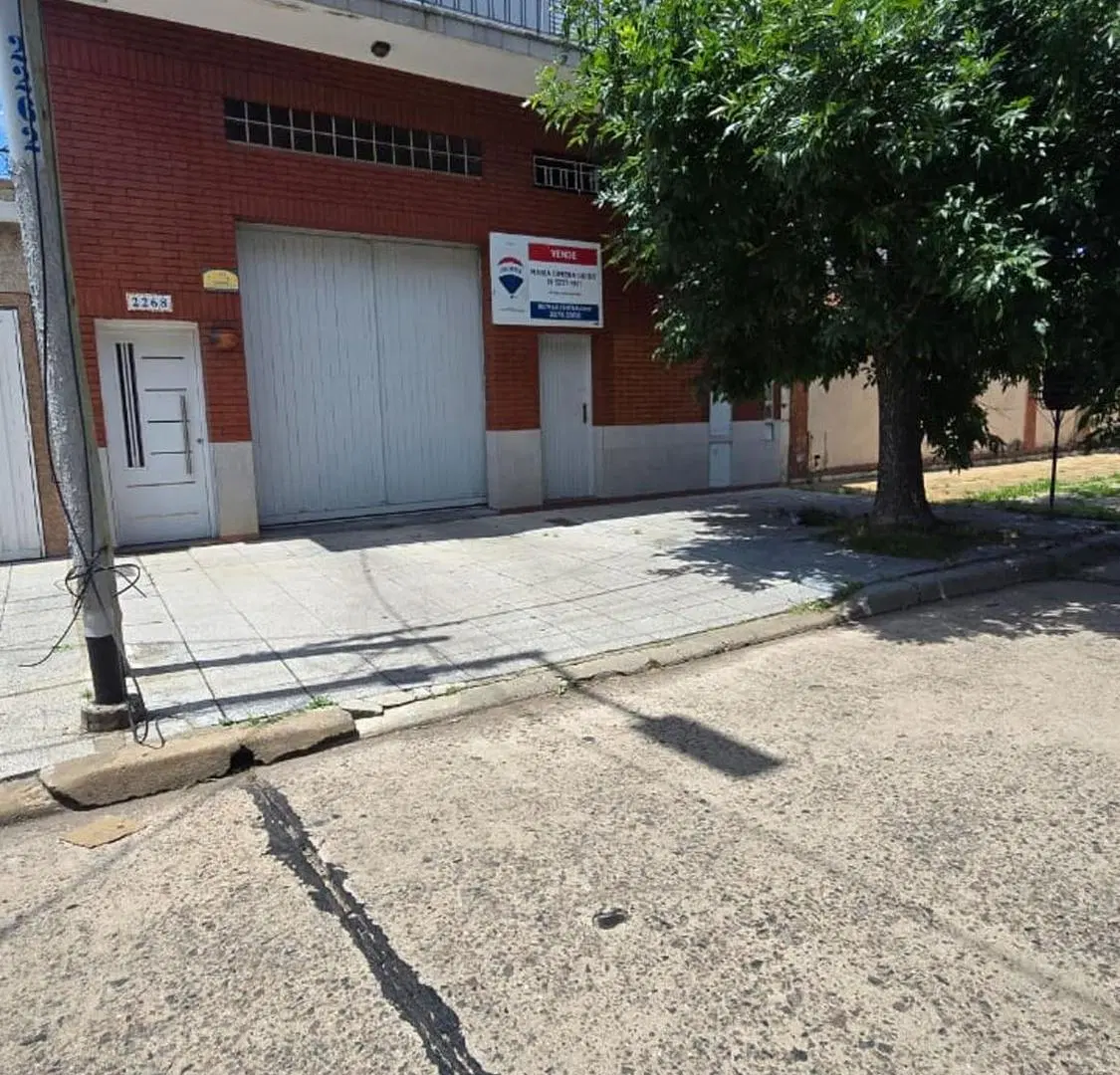 GALPON, DEPOSITO, COCHERAS  en VENTA en GERLI 4