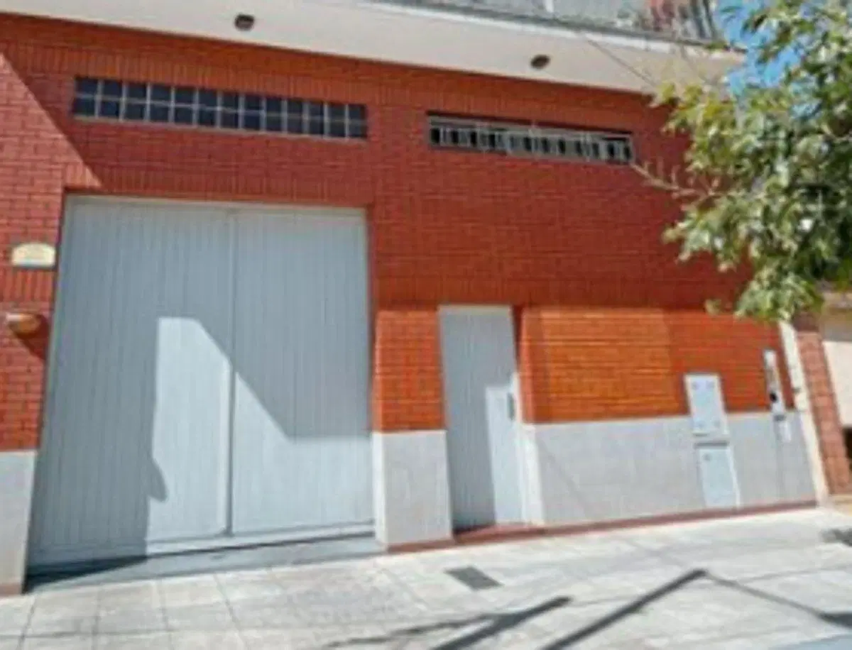 GALPON, DEPOSITO, COCHERAS  en VENTA en GERLI 5