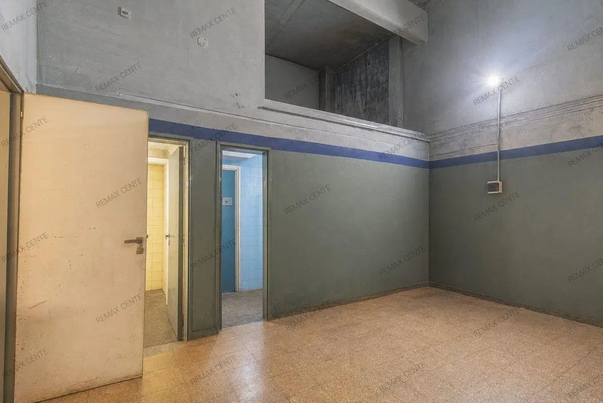 VENTA  DEPOSITO MAS CASA Y DEPTO CIUDADELA 5