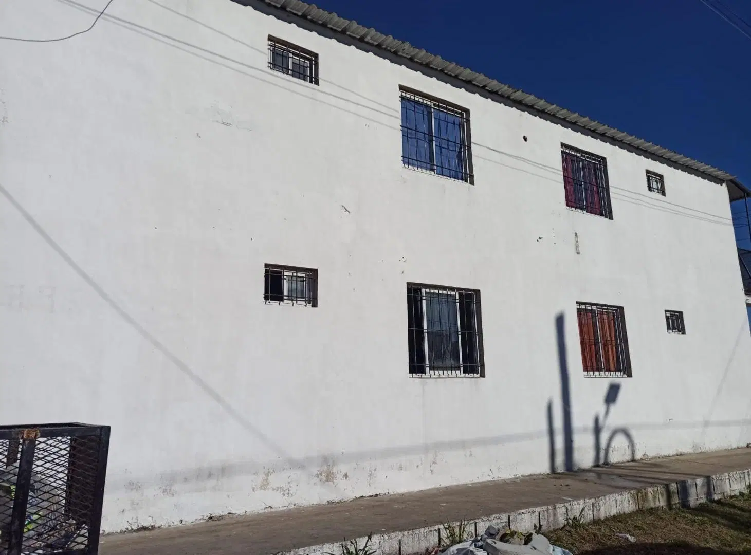 VENTA EDIFICIO 2 PISOS / 8 DTOS EZEIZA 5