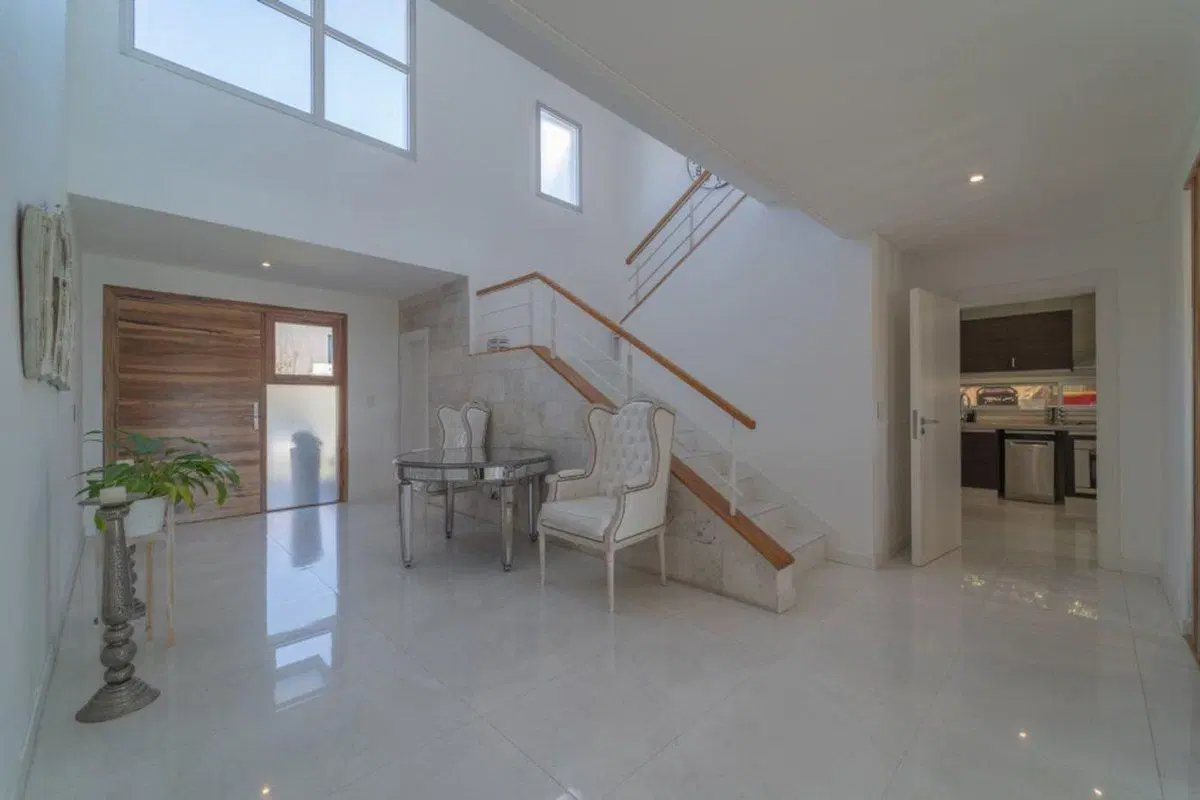 VENTA Casa a la laguna en Los Alisos – Nordelta 2