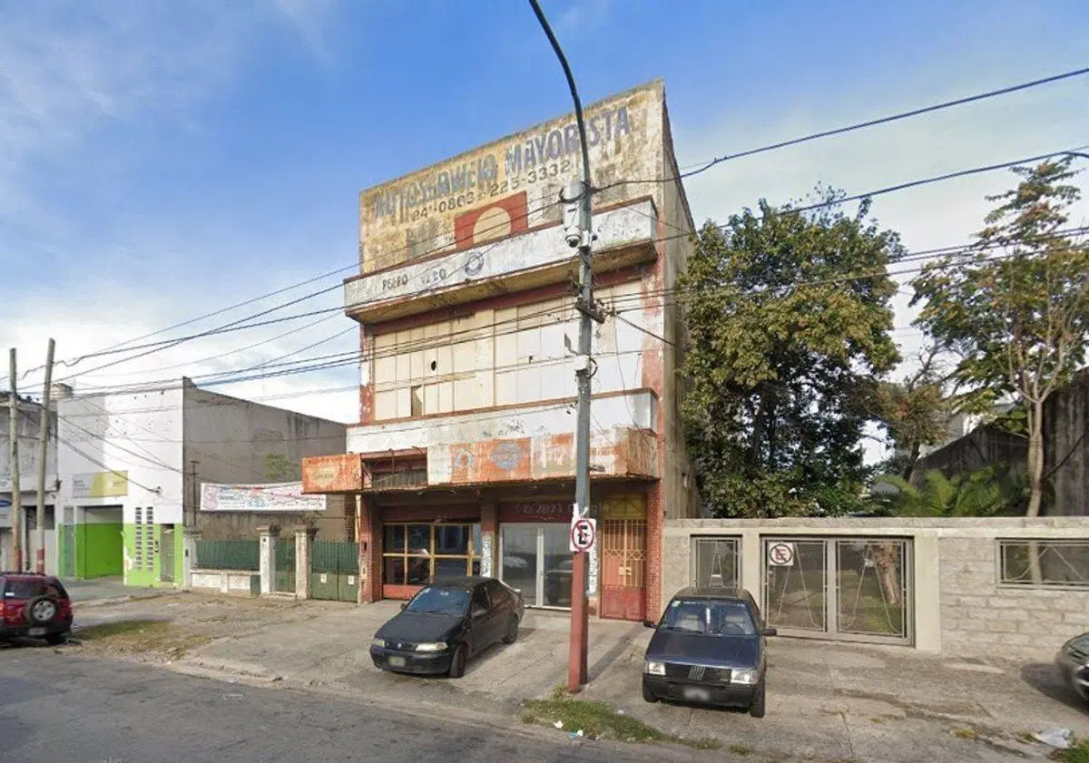 Venta depósito terreno Lanús Oeste sobre avenida 3
