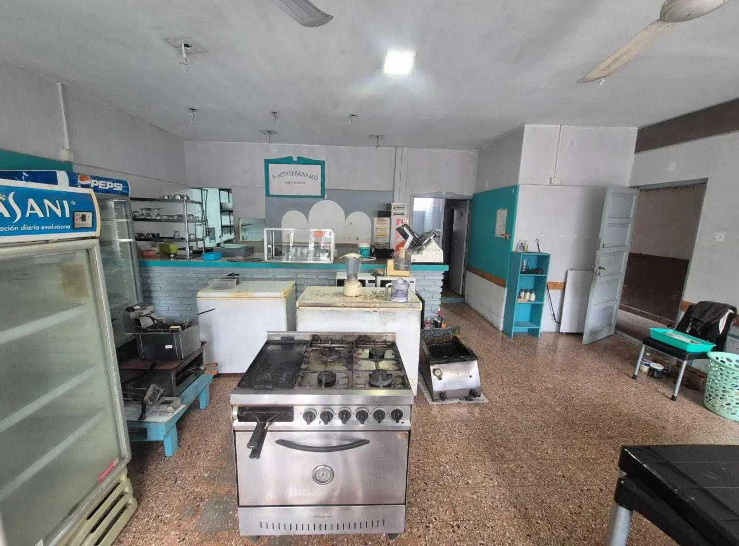 Venta Local Paternal con deposito 3