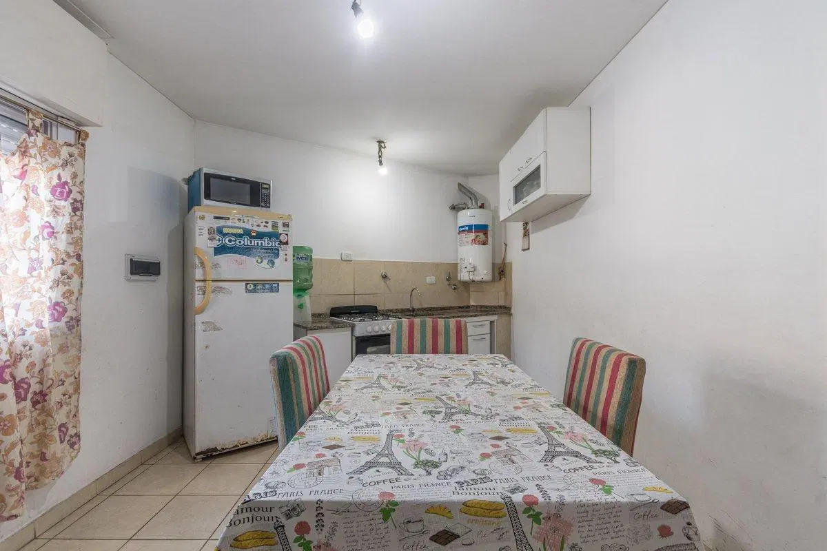 VENTA PH 3 AMBIENTES PB CON PATIO Y ENTRADA INDEP. 5