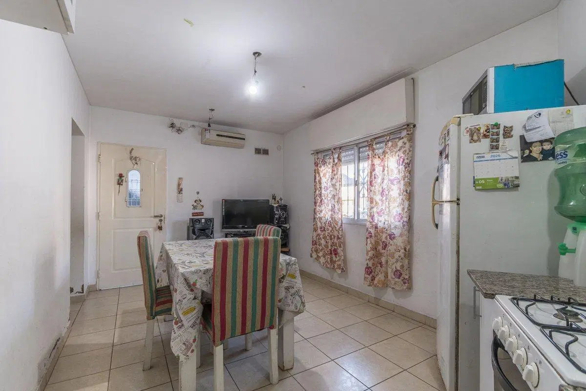 VENTA PH 3 AMBIENTES PB CON PATIO Y ENTRADA INDEP. 3