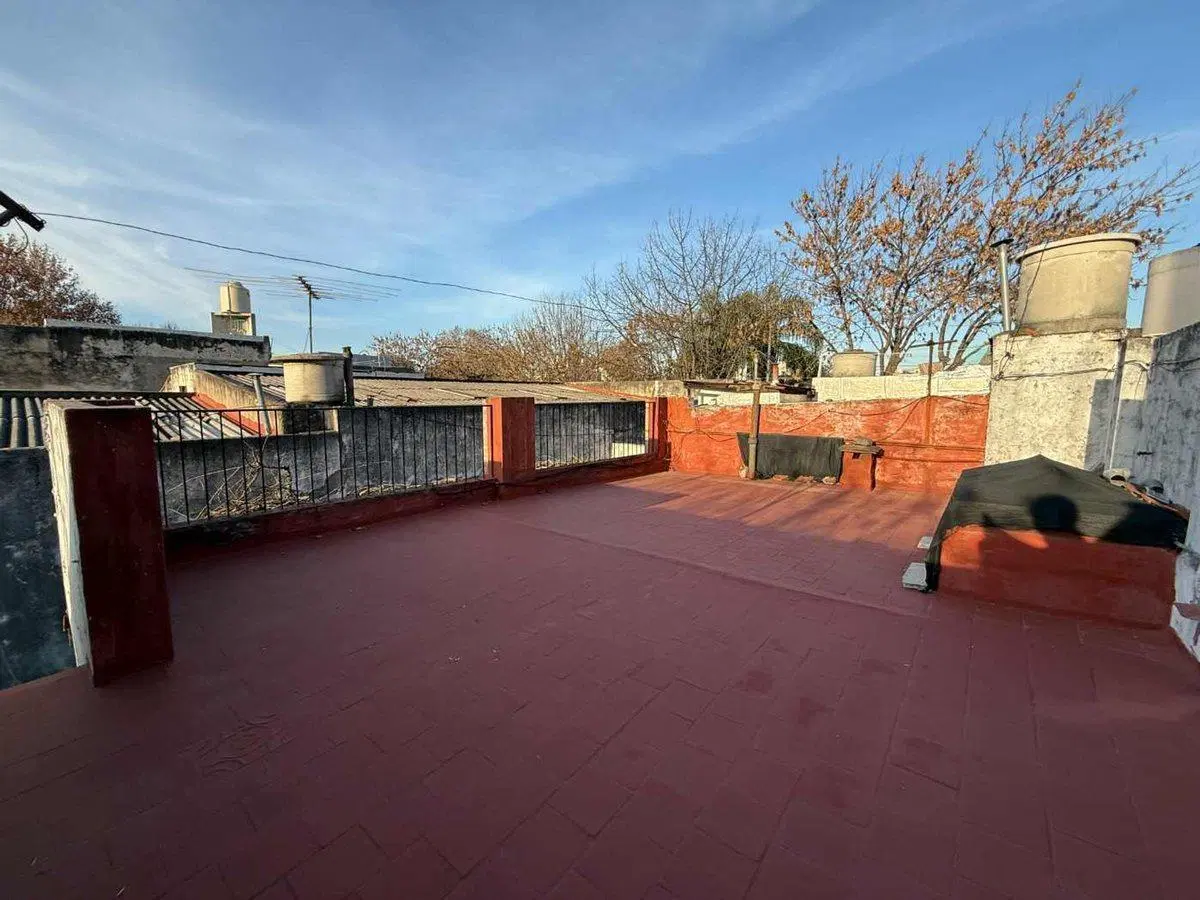 Venta Casa multifamiliar en Lote Propio Mataderos 4
