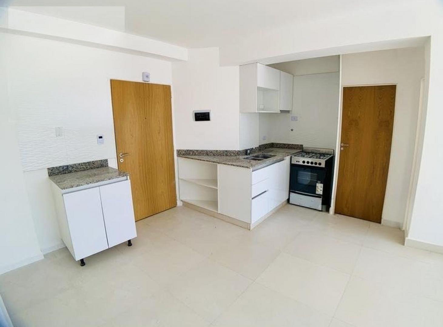 Foto de VENTA 2 AMB PISO ALTO GRAN BALCON PILETA Y SUM, imagen 1