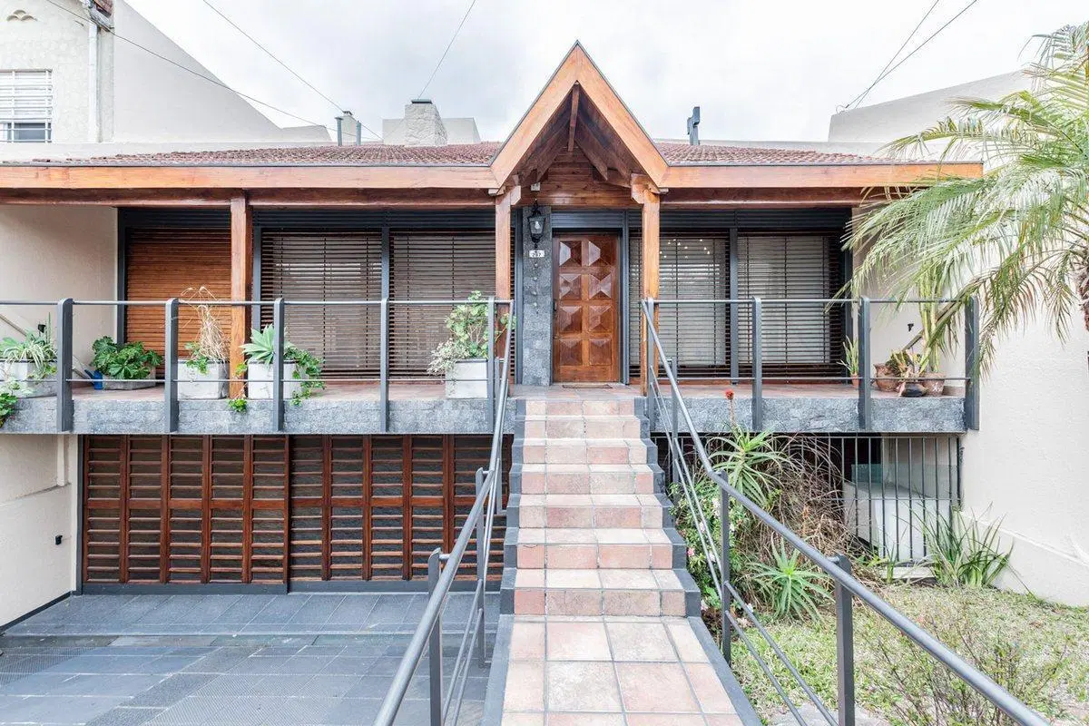 Excelente chalet 5 amb. en Barrio Güemes, Haedo 2