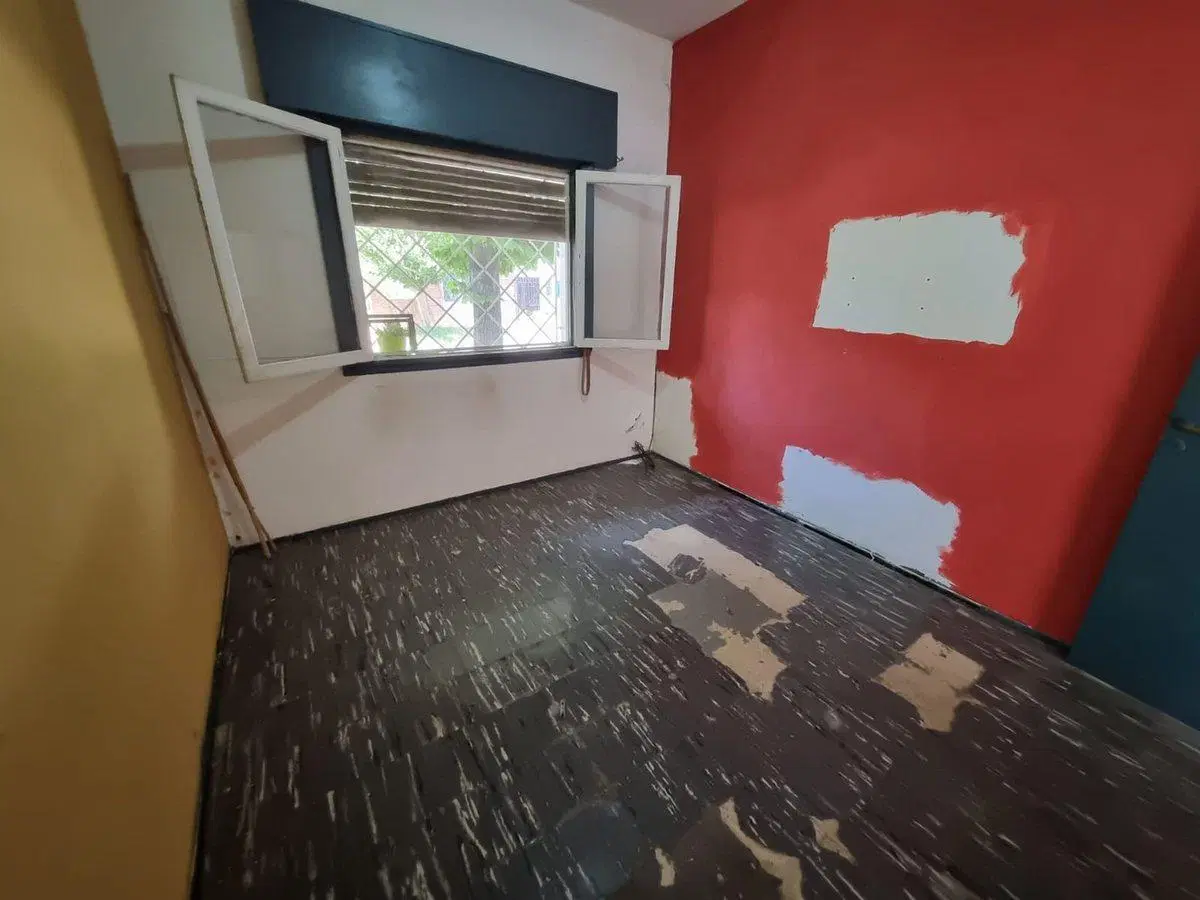 Venta casa en esquina Llavallol 8