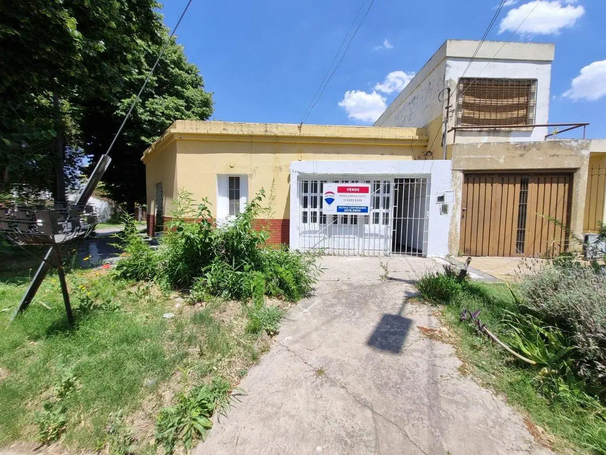 Venta casa en esquina Llavallol 2