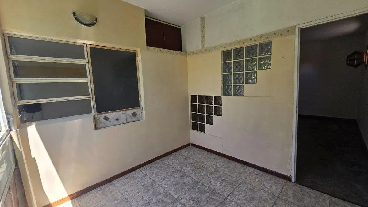 Venta luminoso depto. 2 amb. en Villa del Parque 4