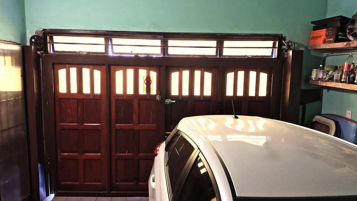 Lote con Casa + Consultorio + Cochera Flores Norte 4