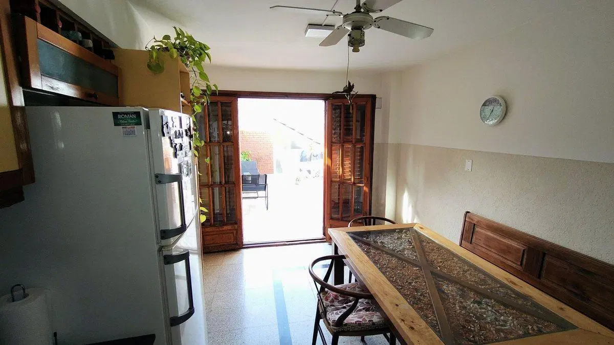 Lote con Casa + Consultorio + Cochera Flores Norte 5