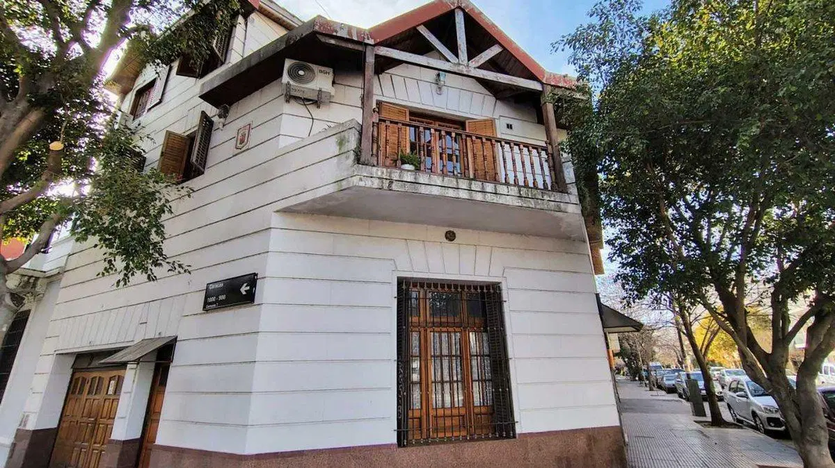 Lote con Casa + Consultorio + Cochera Flores Norte 3