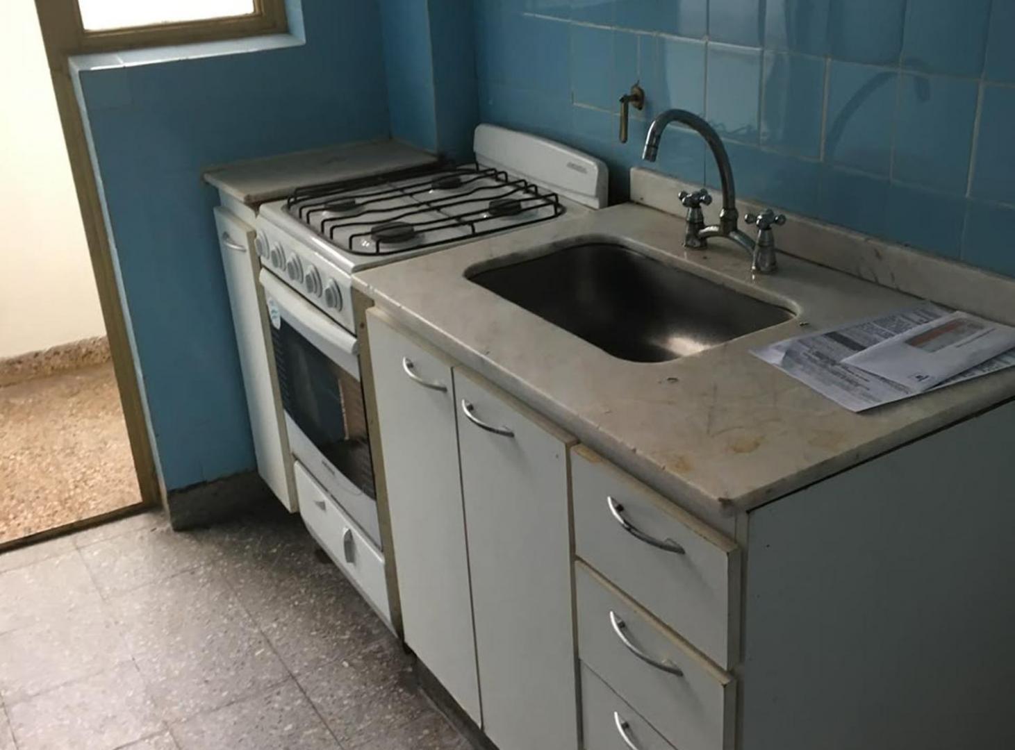 Foto de VENTA DEPARTAMENTO 2 AMBIENTES FLORES., imagen 4