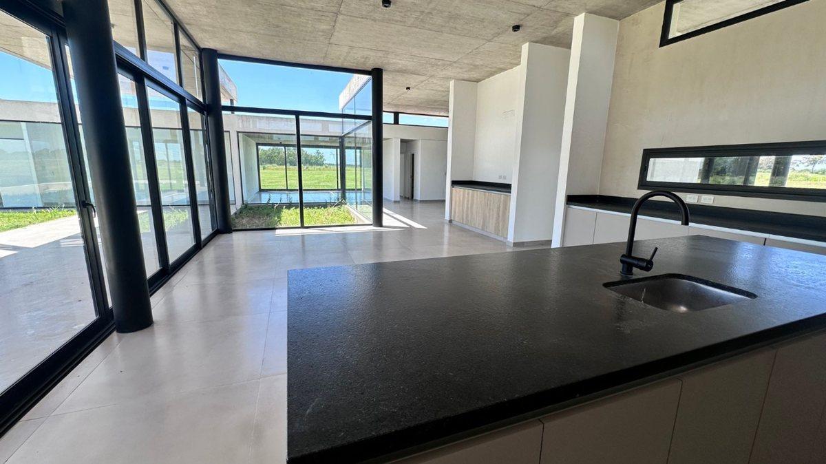 Foto de ESTANCIAS VILLA MARÍA AL GOLF | CASA A ESTRENAR, imagen 2
