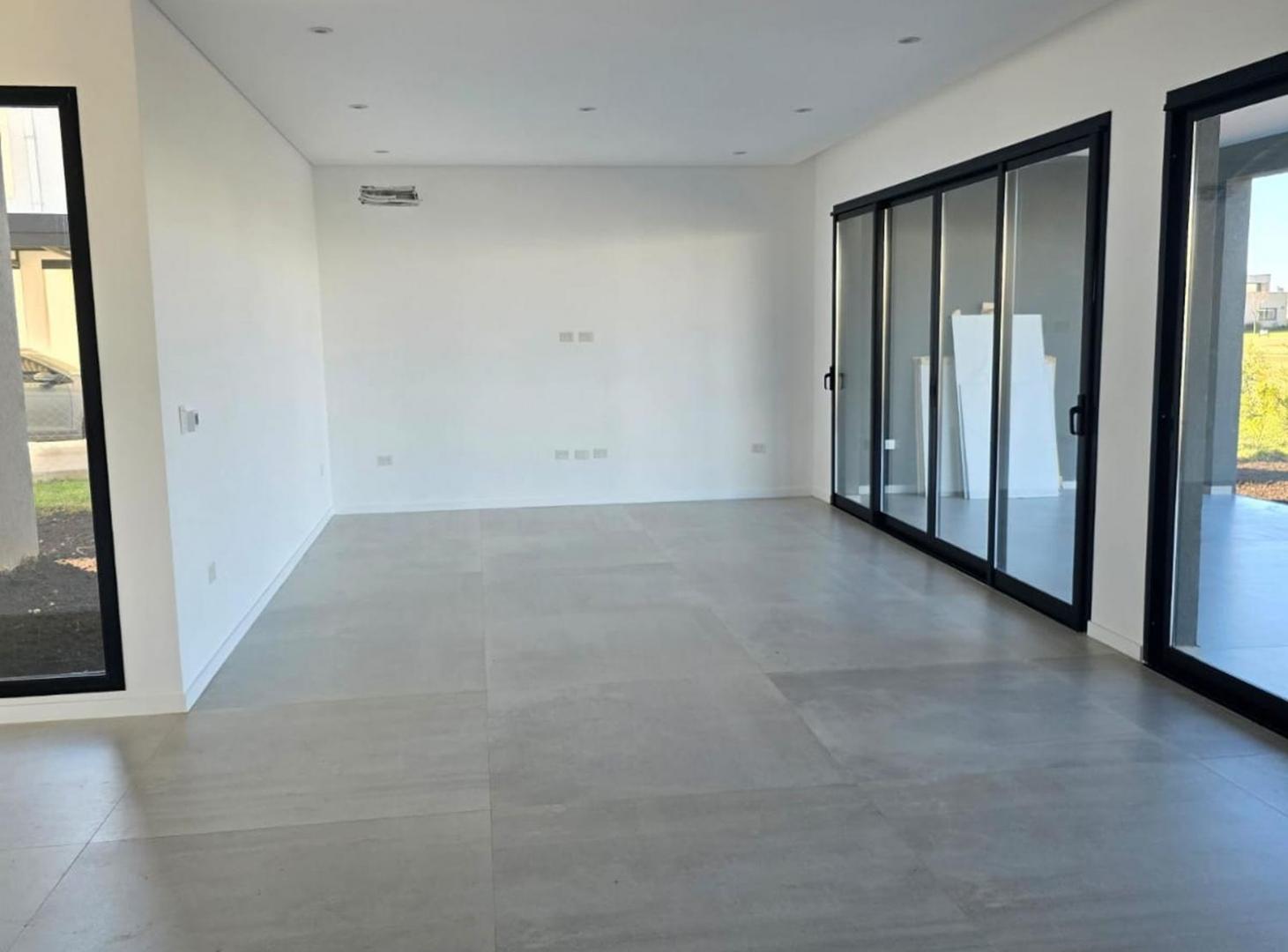 Foto de Excepcional casa a estrenar en 2 plantas, piscina, imagen 1