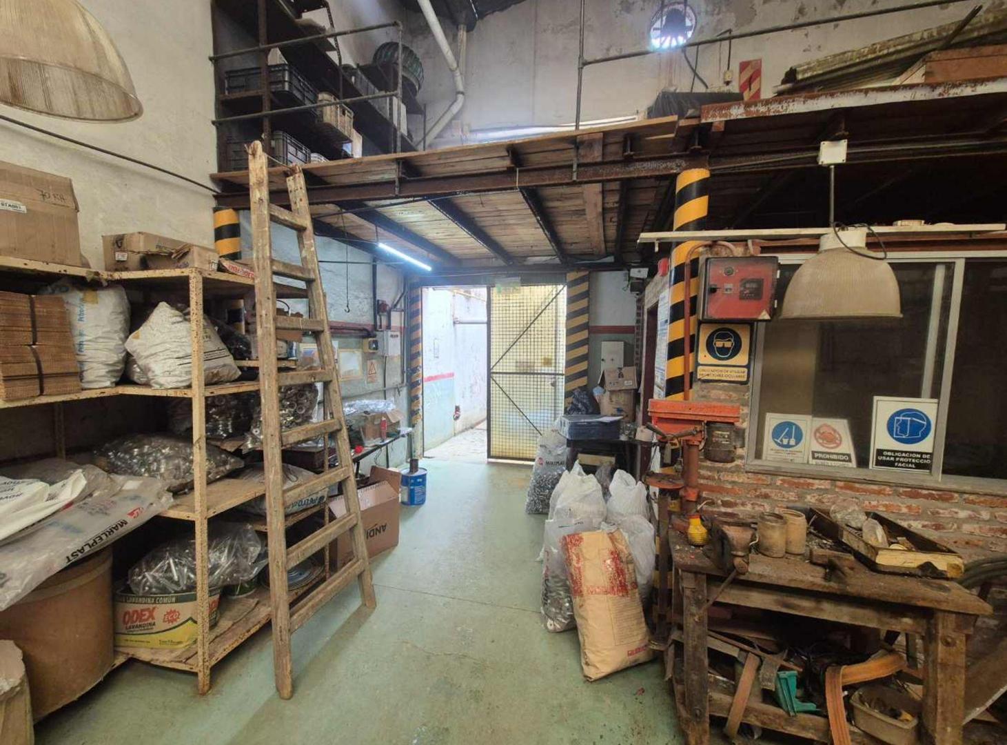 Foto de Venta Deposito Paternal / Galpón, imagen 2