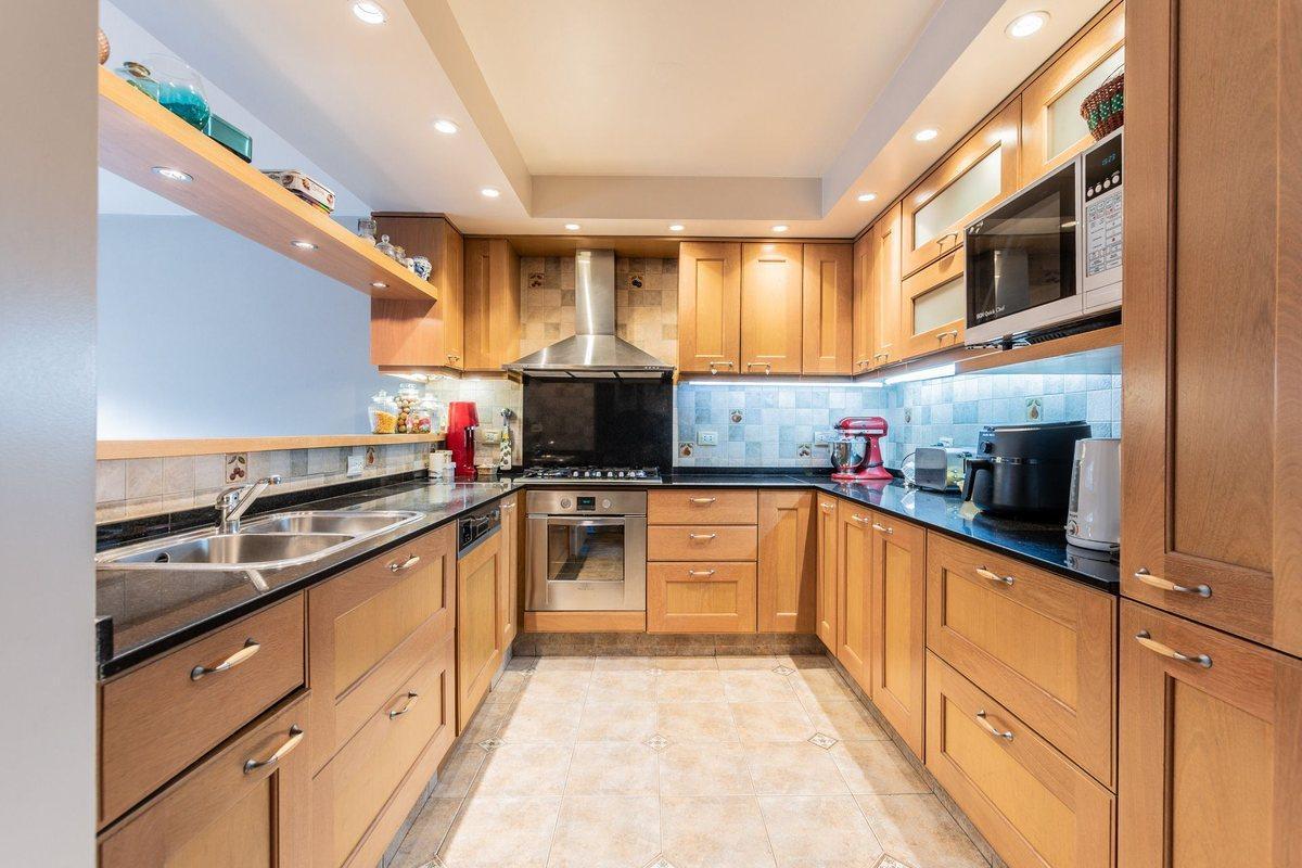 Foto de Excelente chalet 5 amb. en Barrio Güemes, Haedo, imagen 2