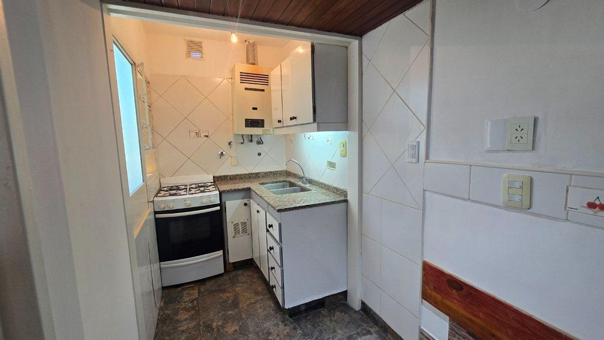 Foto de Venta luminoso depto. 2 amb. en Villa del Parque, imagen 2