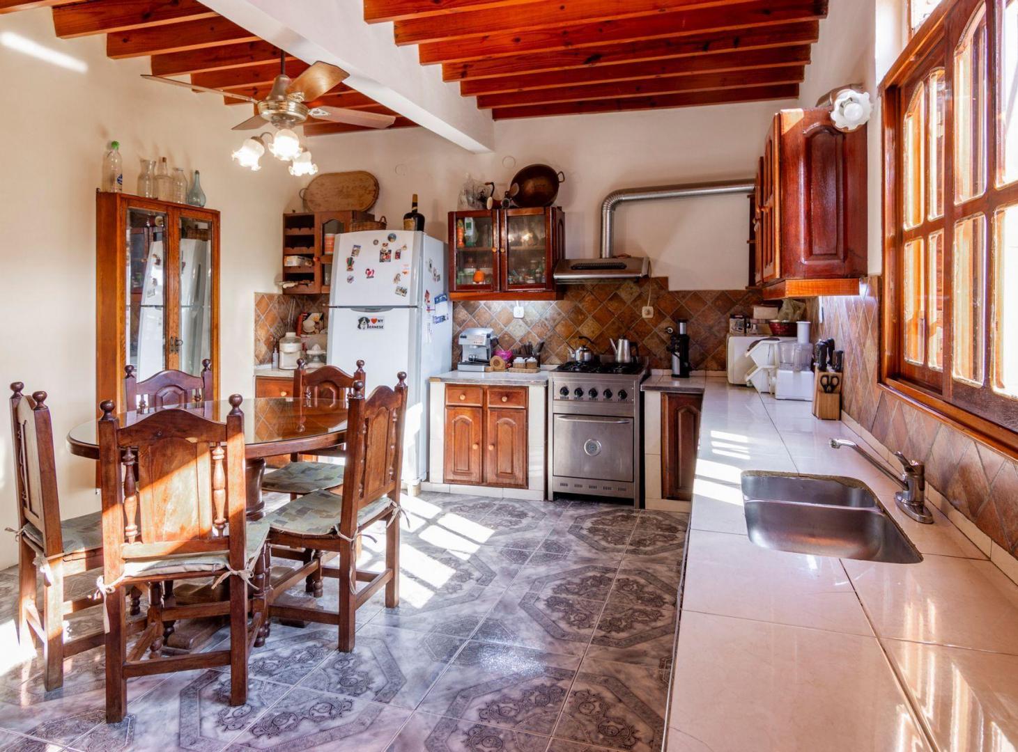 Foto de CASA 4 AMB PATIO QUINCHO Y PARRILLA V LUZURIAGA, imagen 2