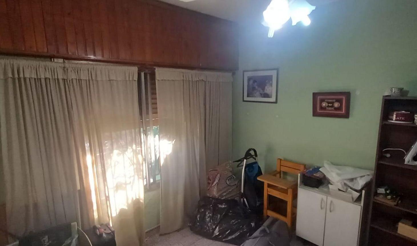 Foto de Chalet con segunda vivienda y patio central LanusO, imagen 5