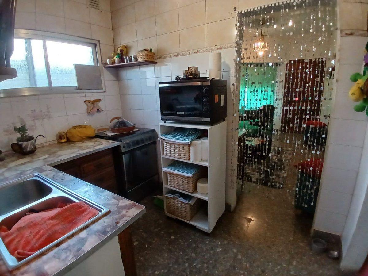 Foto de VENTA PH TIPO CASA 5AMB. GARAGE -TERRAZA - BERNAL, imagen 5