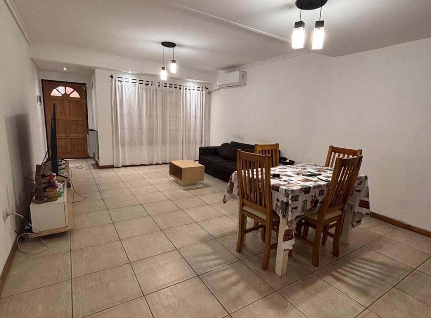 Foto de VENTA TRIPLEX 5 AMB. J. INGENIEROS 5900/CARAPACHAY, imagen 5