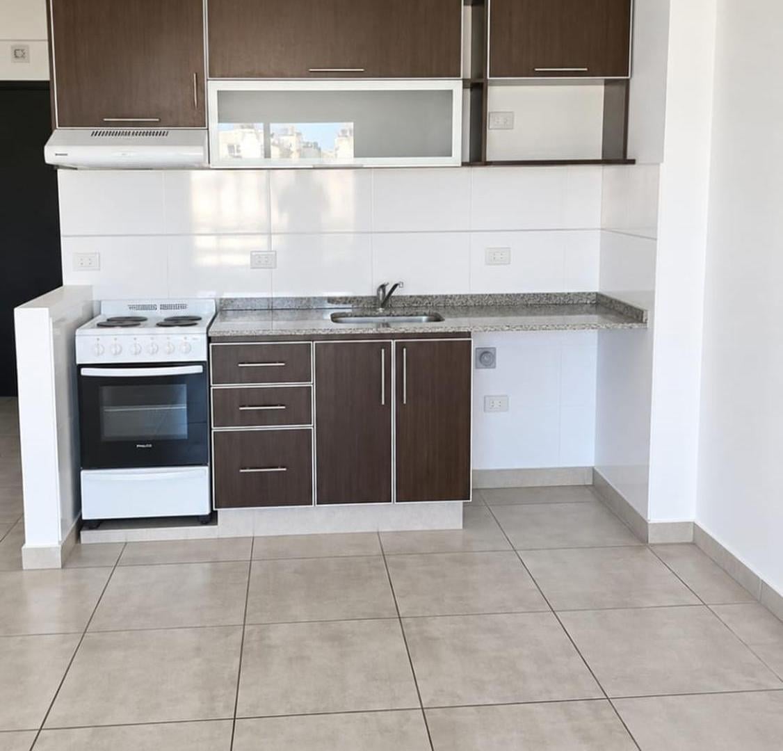 Foto de ALQUILER MONOAMBIENTE CON AMPLIO BALCÓN FLORESTA, imagen 2