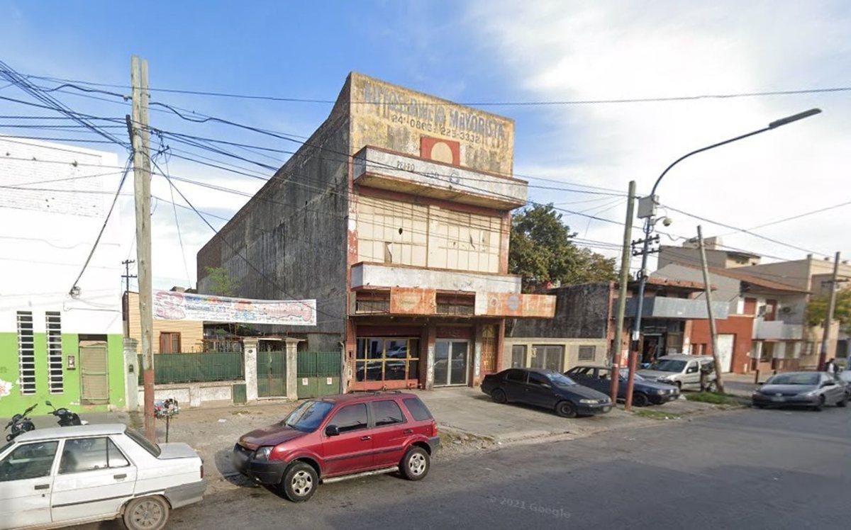 Foto de Venta depósito terreno Lanús Oeste sobre avenida, imagen 1