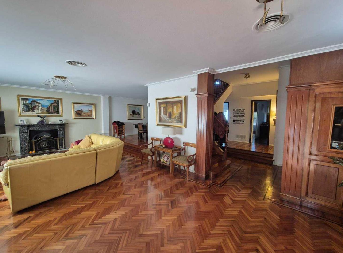 Foto de Venta Casa 7 Amb, Jardin/Pileta Parque Chacabuco, imagen 1