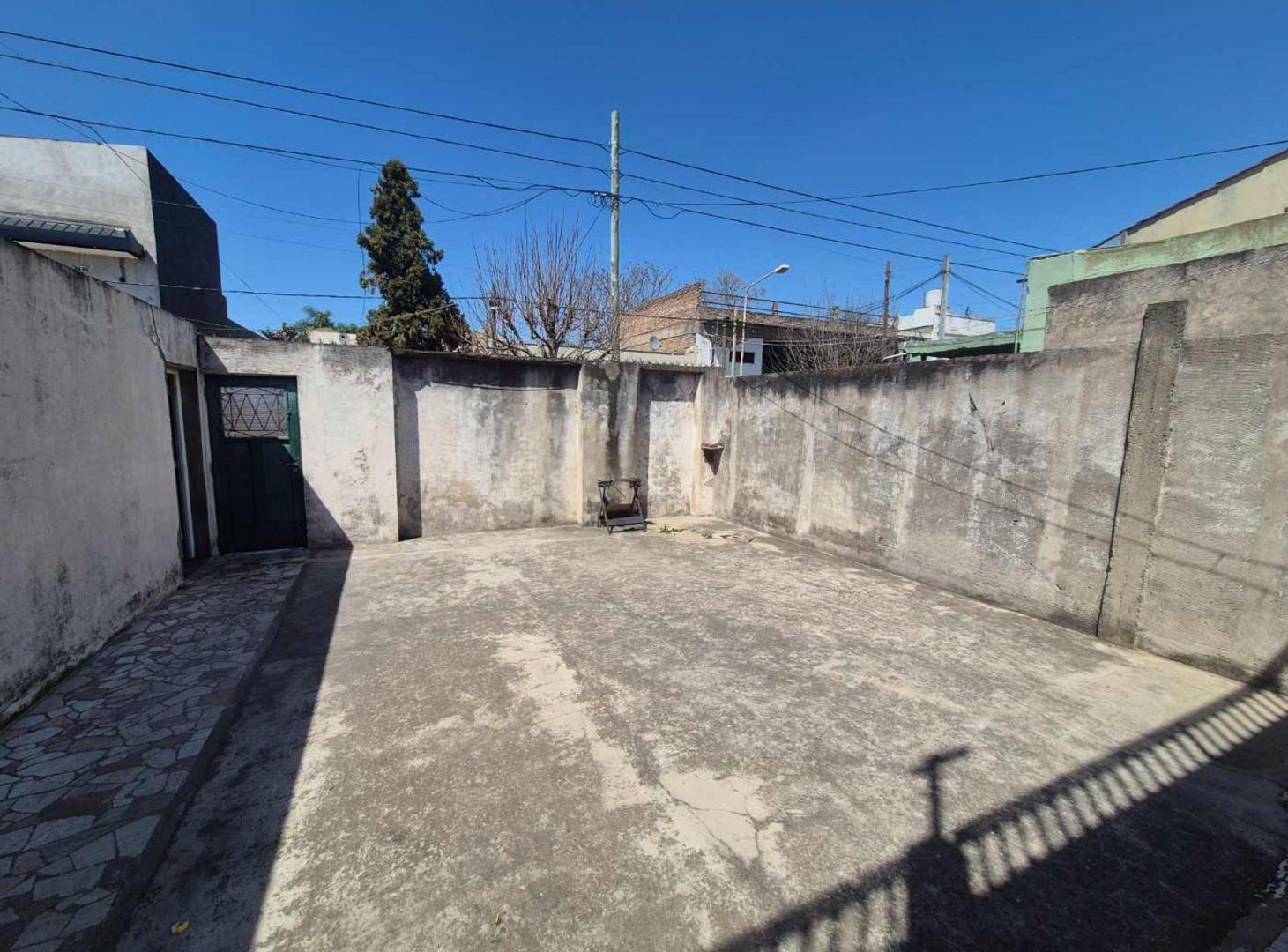 Foto de VENTA CASA TRES AMBIENTES TABLADA C/FDO Y TERRAZA, imagen 2